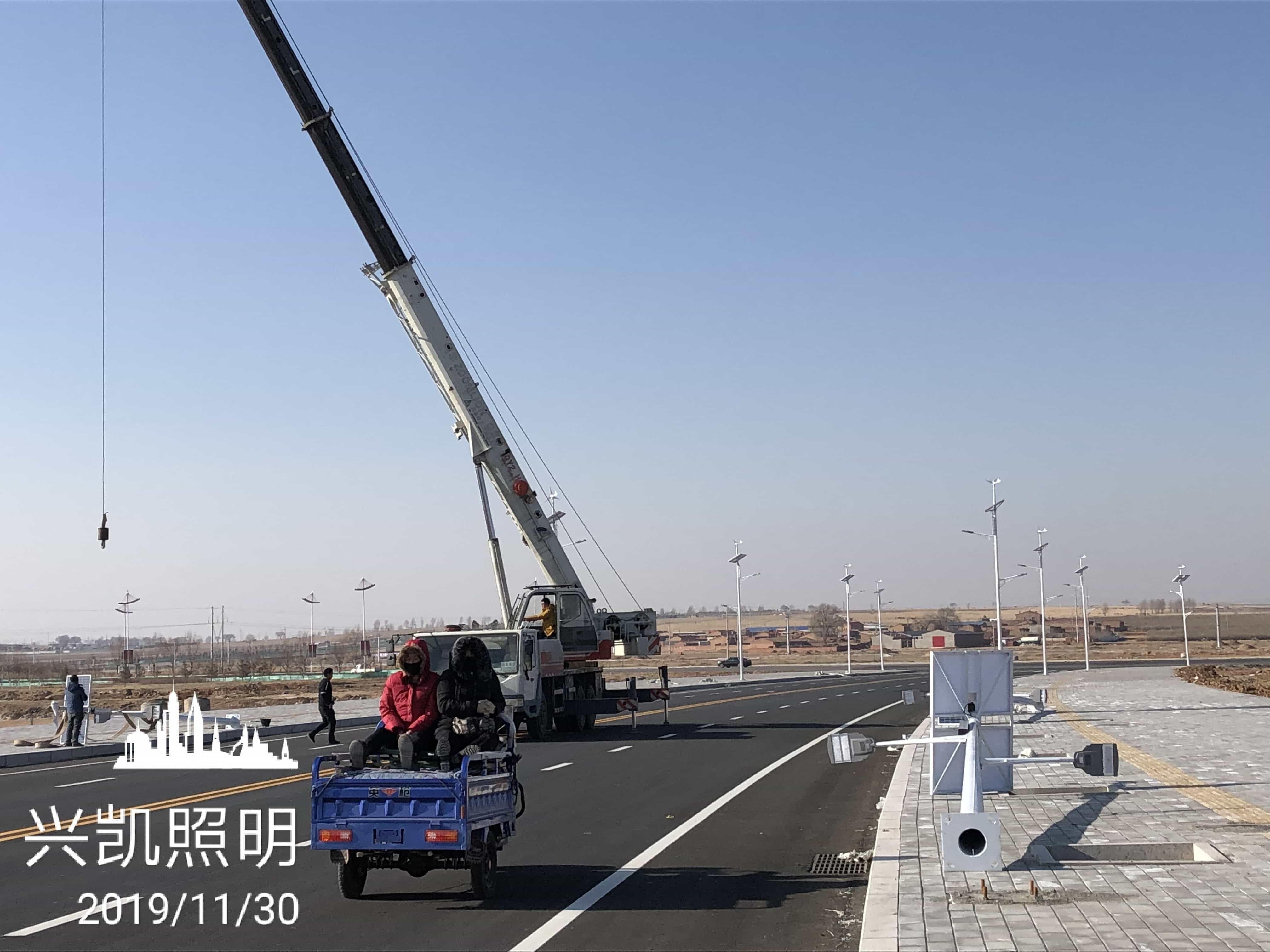 Taihe Garden of Inner Mongolia China Communications Group -10 m Solar Wind and Light Complementary Street Lamp Taihe Garden of Inner Mongolia China Communications Group -10 m Solar Wind and Light Complementary Street Lamp