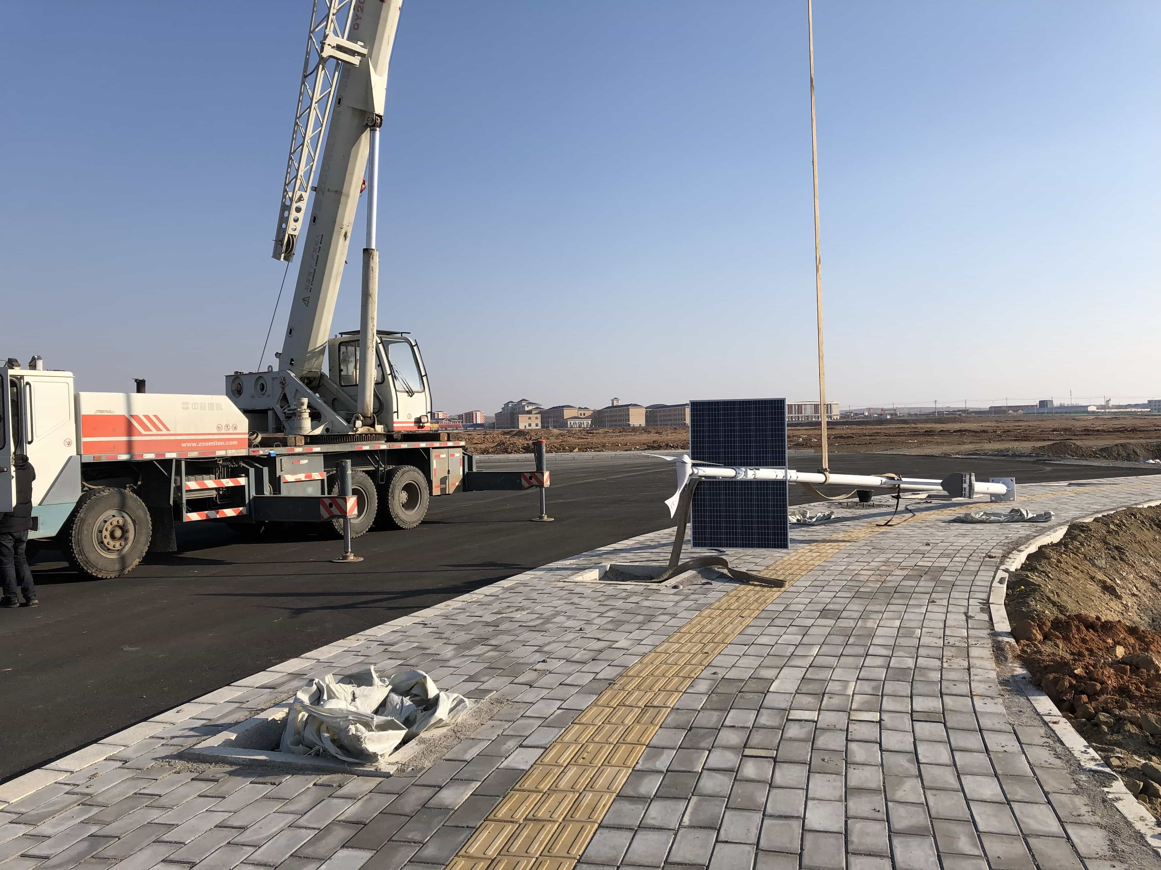 Taihe Garden of Inner Mongolia China Communications Group -10 m Solar Wind and Light Complementary Street Lamp Taihe Garden of Inner Mongolia China Communications Group -10 m Solar Wind and Light Complementary Street Lamp