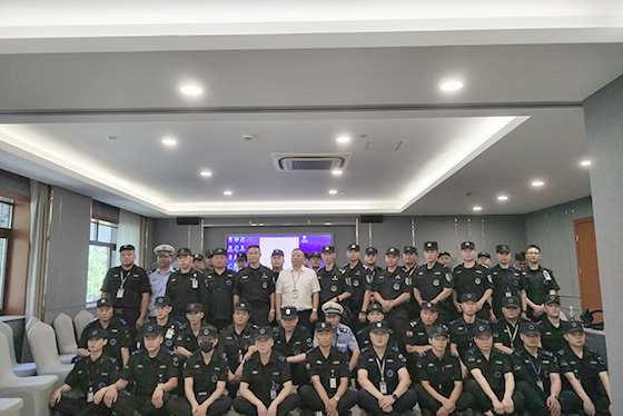 公司驻浙大一院安保中队反恐培训风采