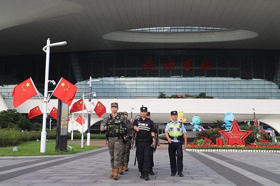 公司驻东站战鹰反恐巡逻队风采