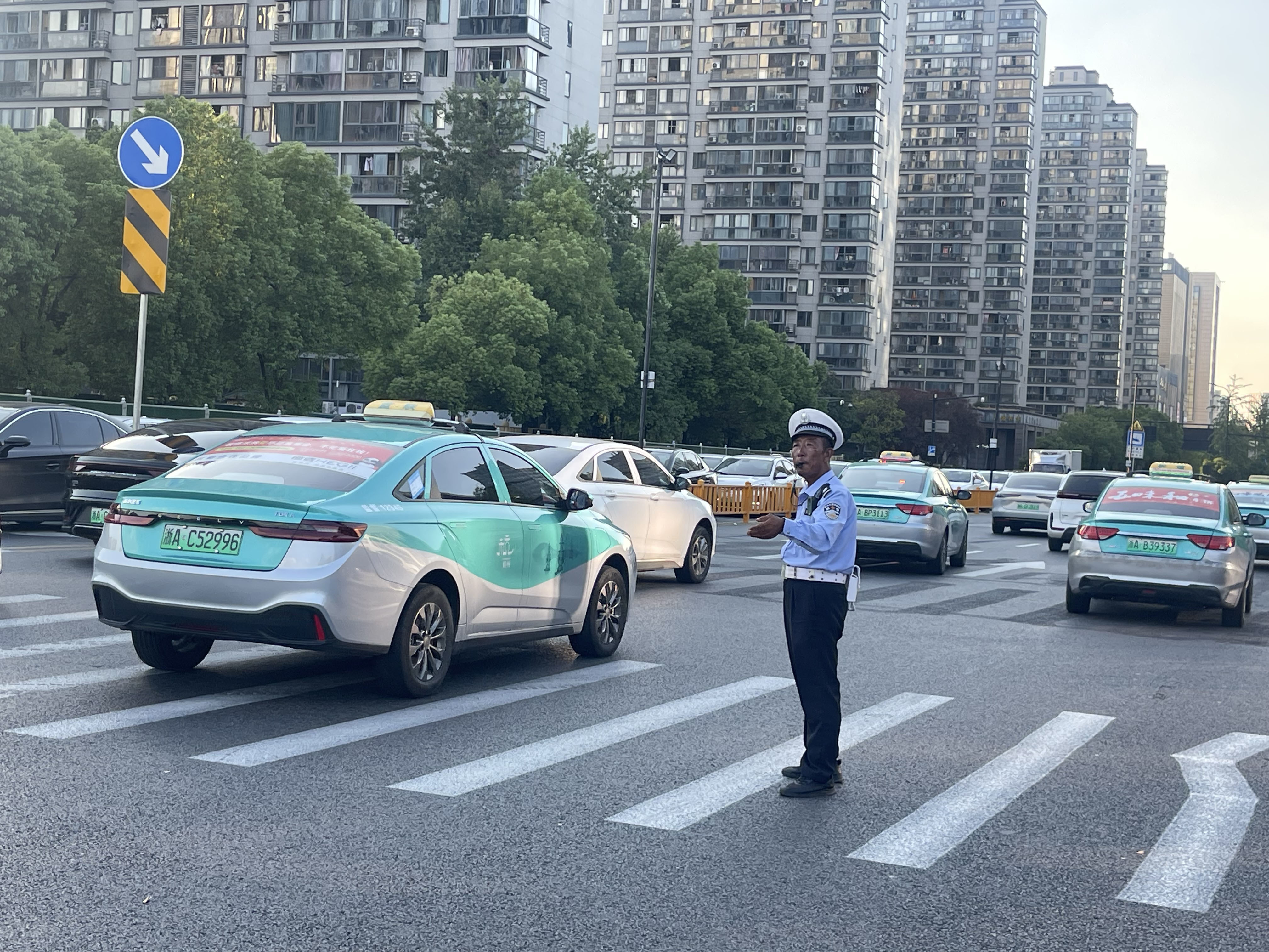 守护当夏 | 战高温不服“暑”！看，这份“烤”卷他们这样答（二）