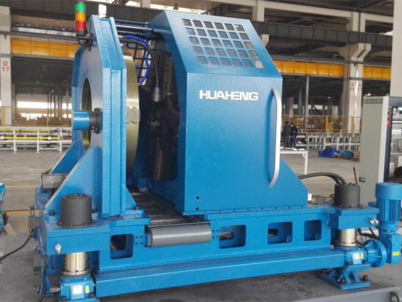 Pipe cutting and beveling machine