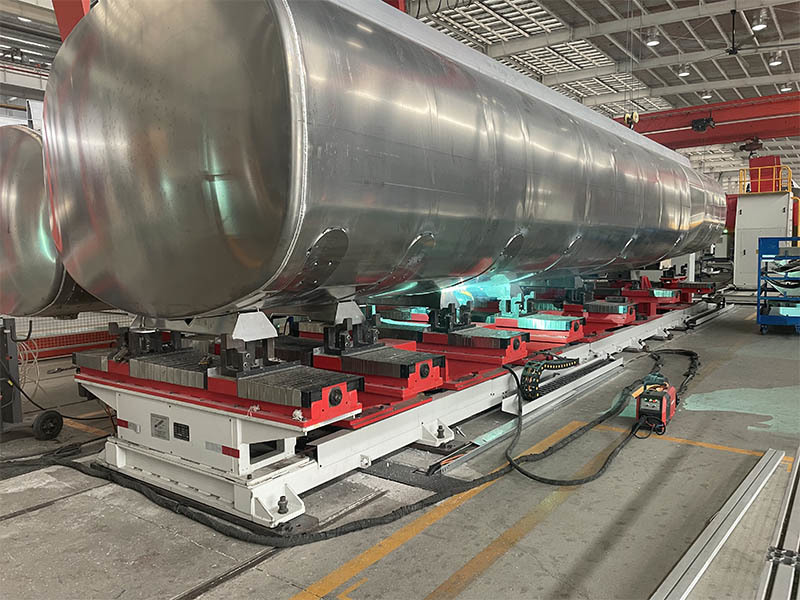 Welding production line for aluminum alloy fluid container