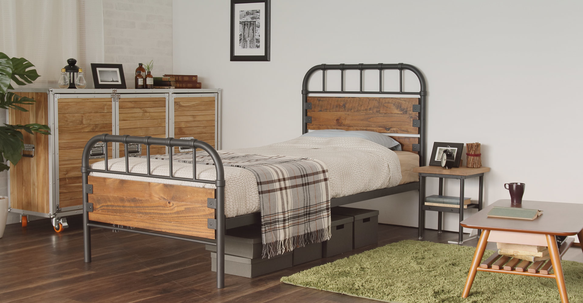 a professional manufacturer of metal home furniture.