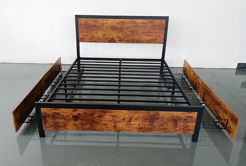 Metal Plate Base Queen-Size Bed