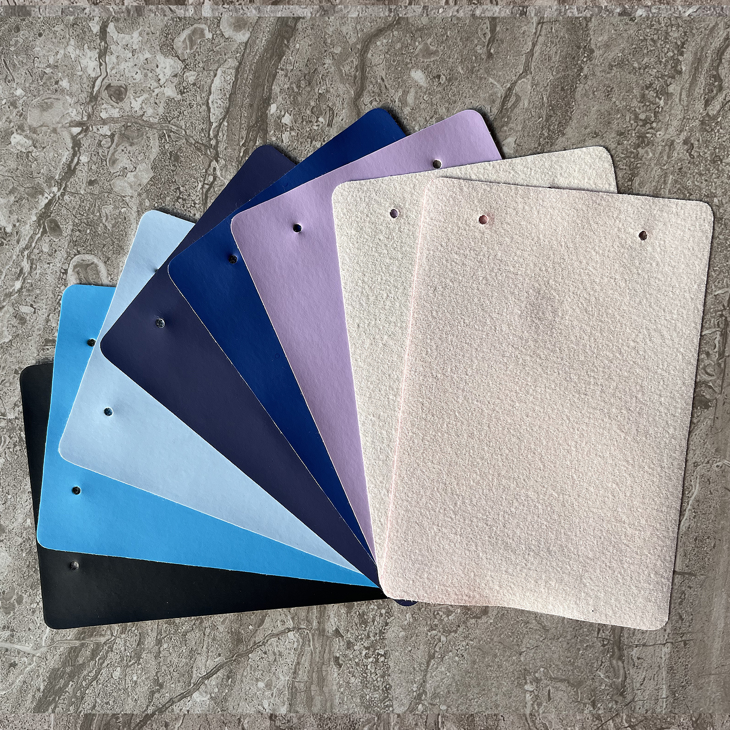 Tela de cuero sintético de PVC artificial barato de moda para tapicería de asientos de automóvil, sofá y bolsos