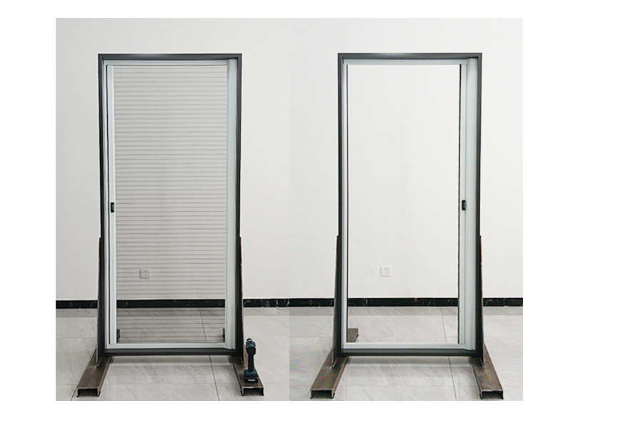 Single retractable screen door