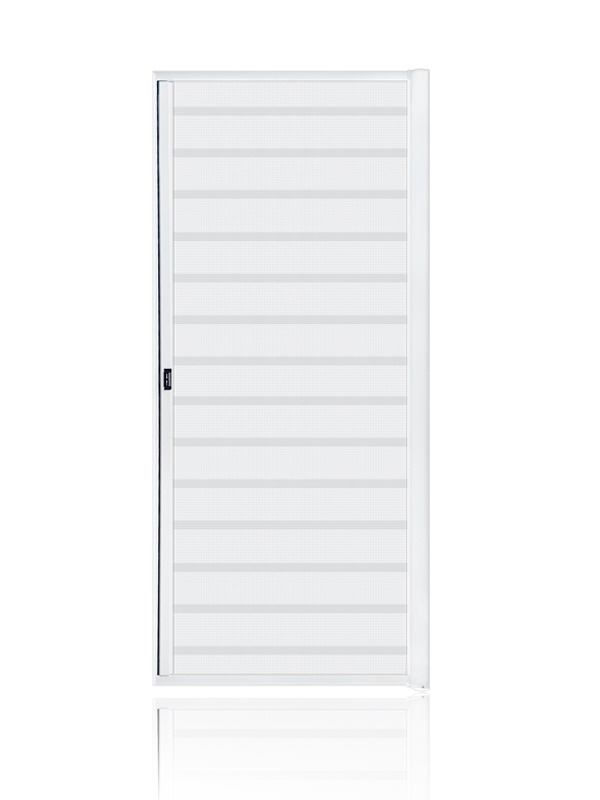 Single retractable screen door