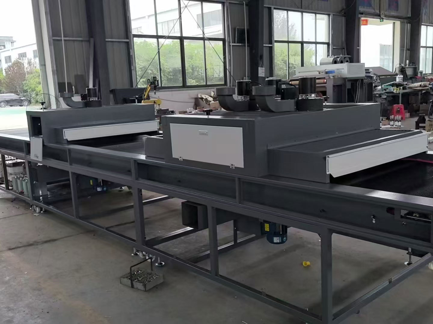 The assembly site of the UV machine workshop The assembly site of the UV machine workshop