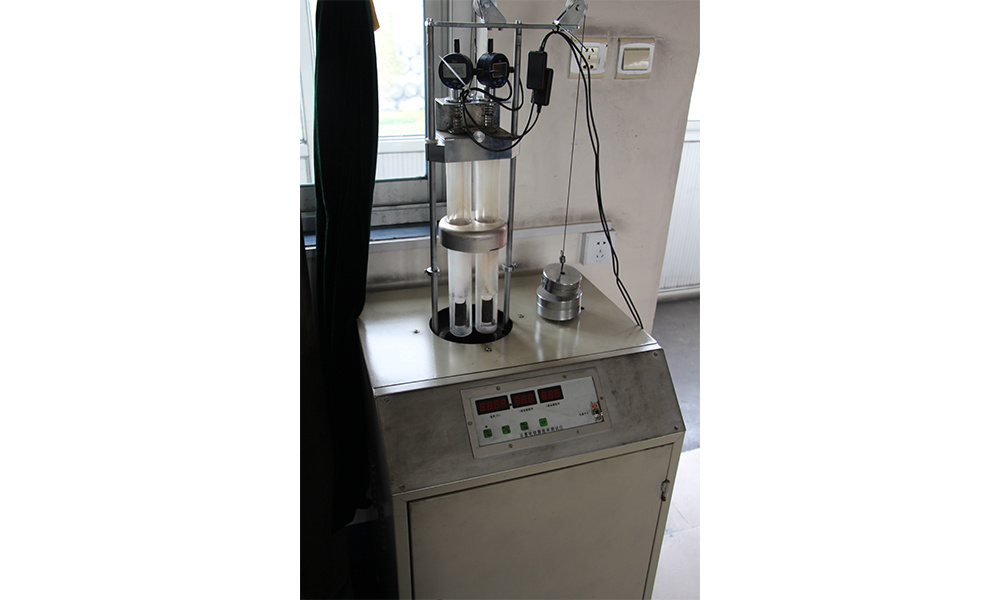Thermal expansion rate measuring instrument Thermal expansion rate measuring instrument