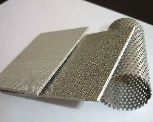 The Production Process of Three Layer Sintered Mesh