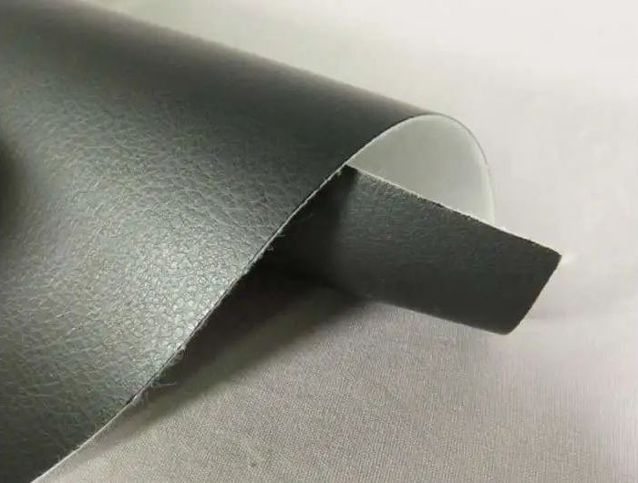 生物基PBS用于制造合成革，实现了可降解和可回收