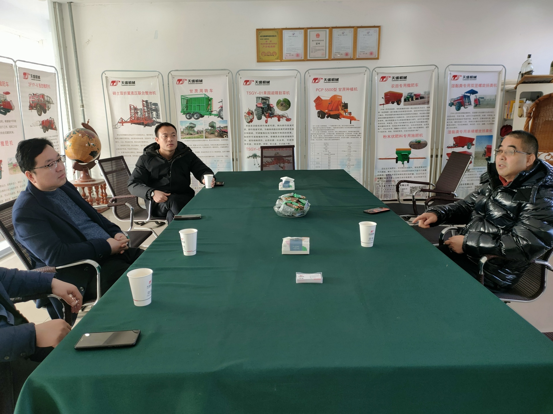 辛寨鎮(zhèn)黨委書(shū)記溫德慧到企業(yè)現(xiàn)場(chǎng)調(diào)研