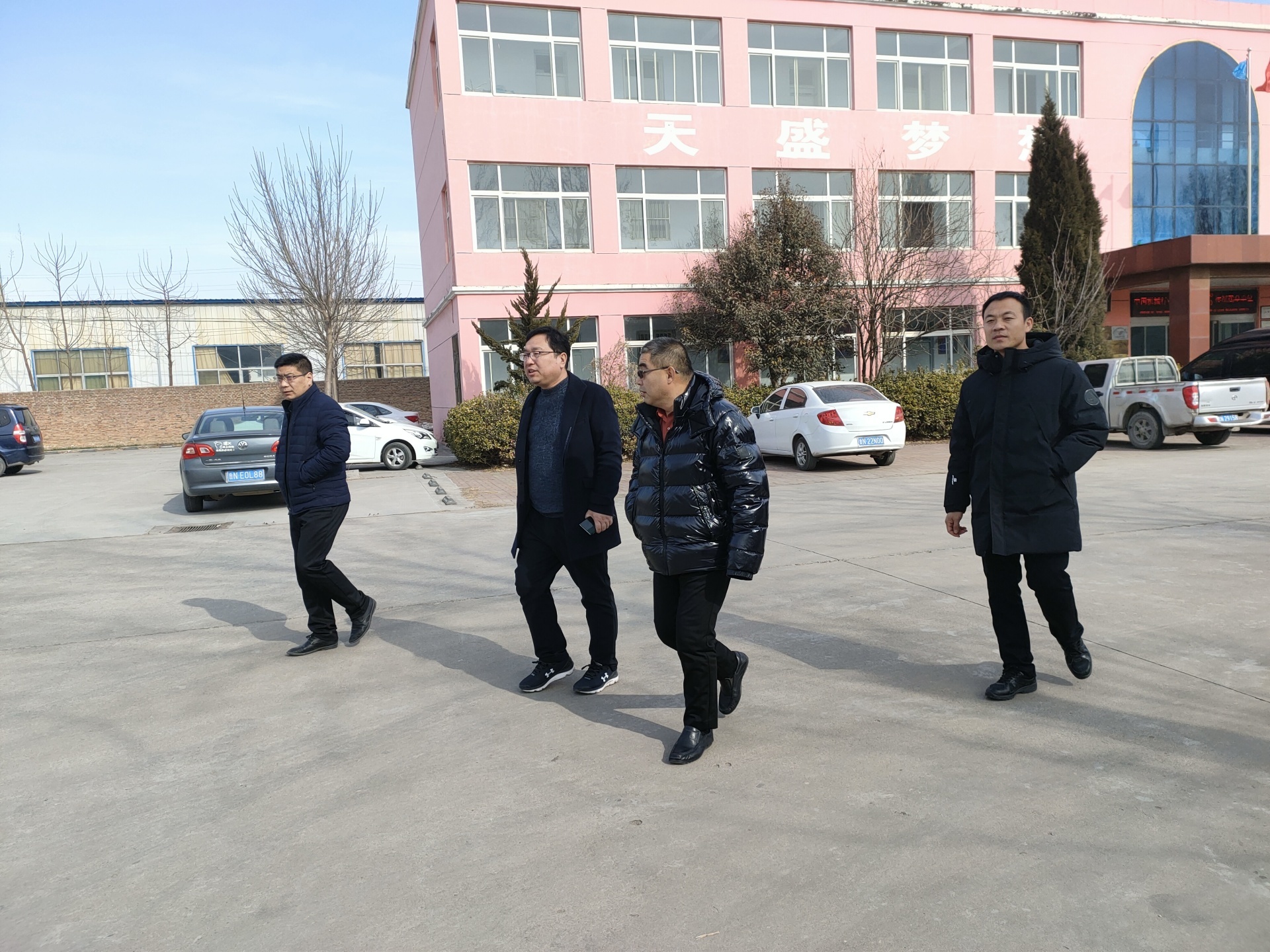 辛寨鎮(zhèn)黨委書(shū)記溫德慧到企業(yè)現(xiàn)場(chǎng)調(diào)研