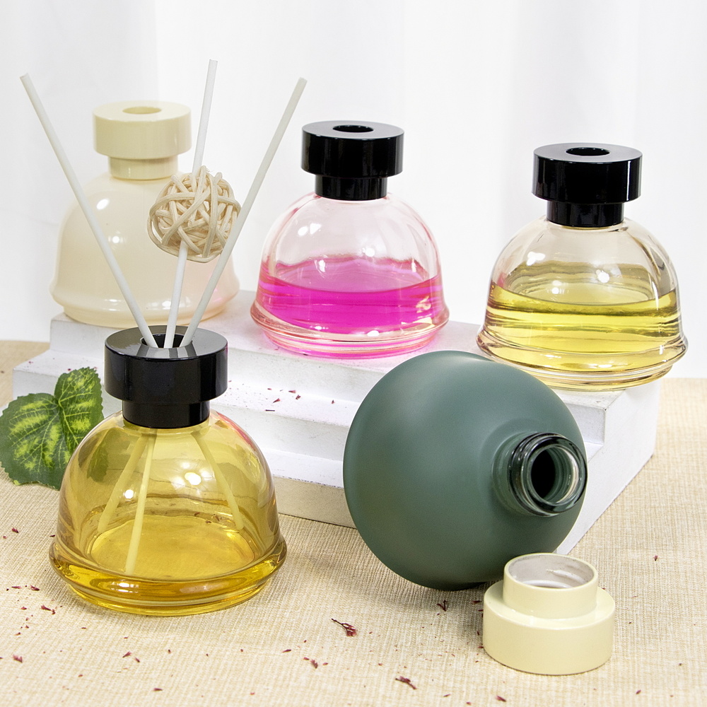 100ml round 28mm neck diffused glass bottle with painting JRF646-60P