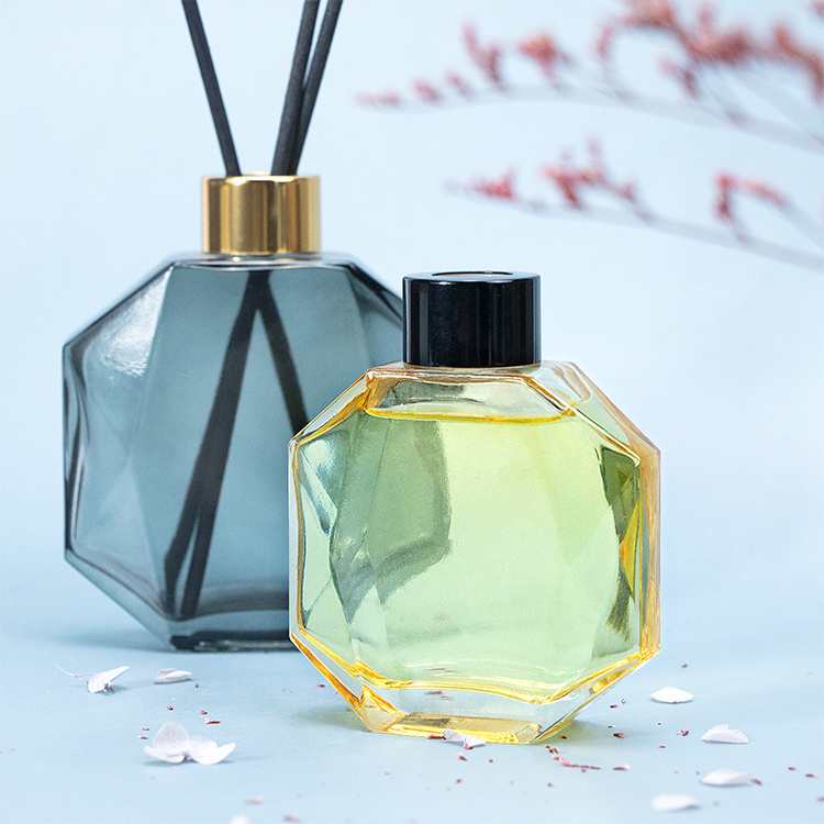 200ml diffused glass bottle with lid JRF49