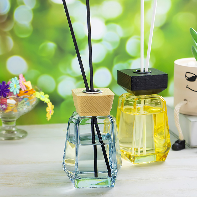 200ml new style reed diffuse glass bottle with fashion lid in colors JR1811