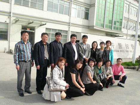 2009年4月25日腾飞公司领导及骨干到无锡市合作单位参观学习