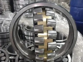 What is the effect of cleanliness on the performance of bearings?