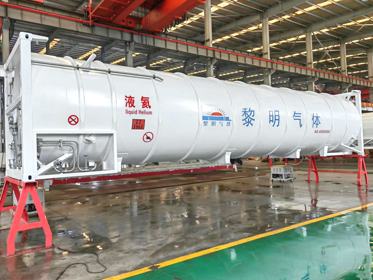 40 ft (43.5m ³) liquid helium container