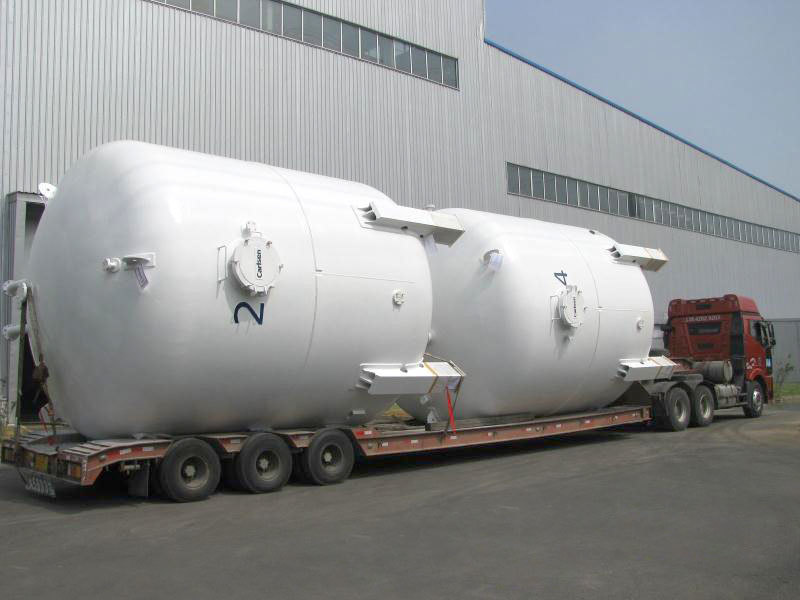 Cement high pressure tank of offshore drilling platform