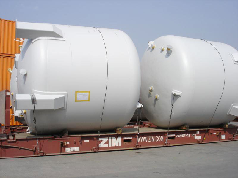 Cement high pressure tank of offshore drilling platform