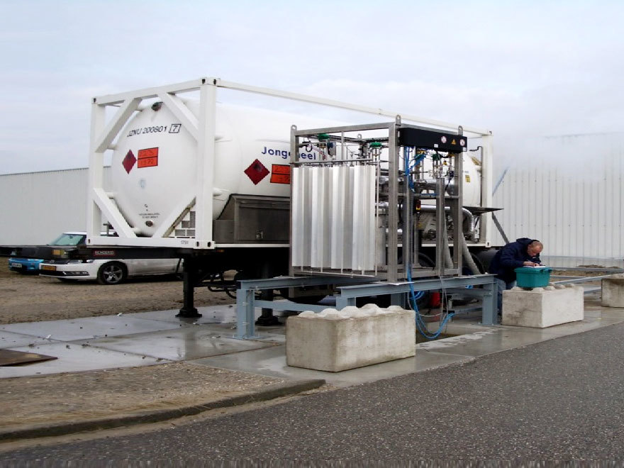 Highway gas filling station