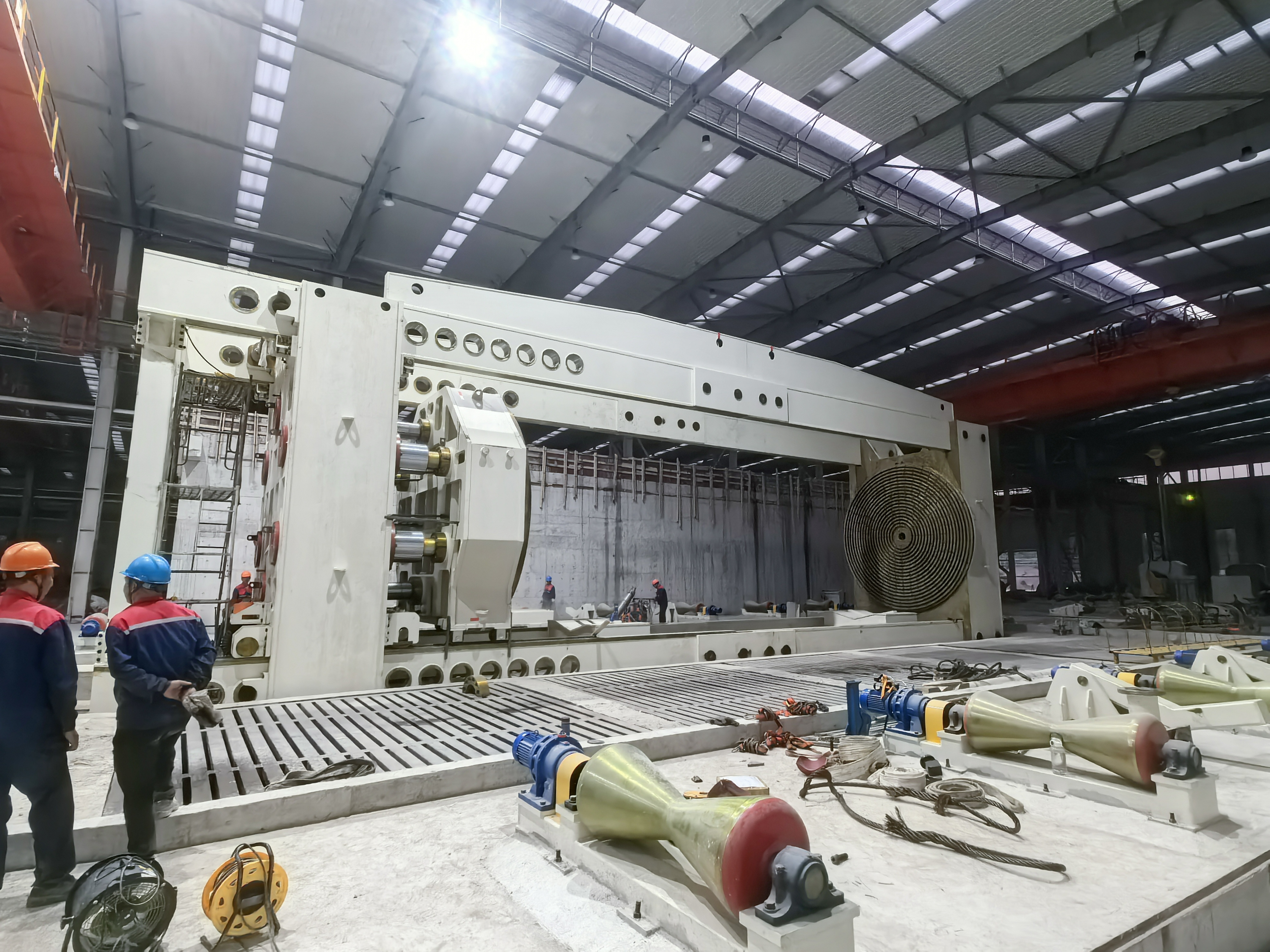 Successful Installation of Large Φ4220 Pipe Beveling Machine&Hyddrostatic Tester