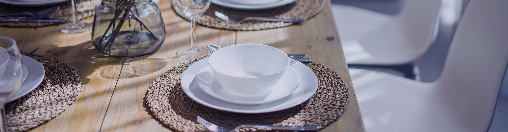 The Timeless Elegance of White Porcelain: A Journey Through Applications