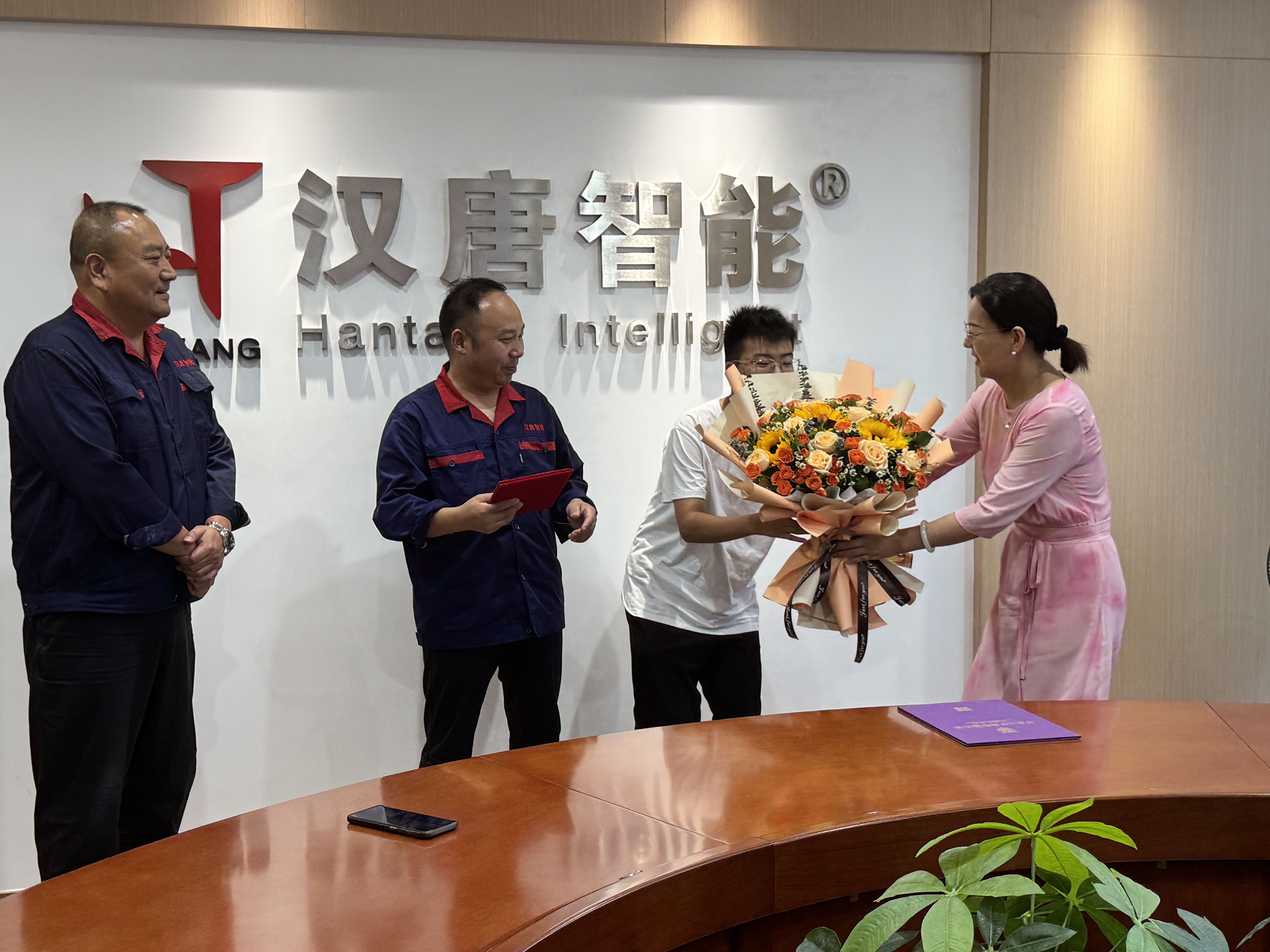 喜讯！汉唐智能员工许有亮之子考入南京大学，公司暖心奖励传递人文关怀