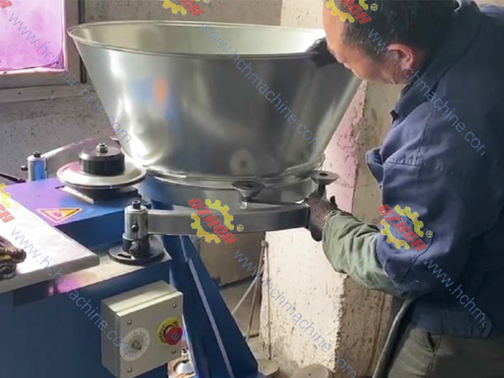 圆管弯头咬口机机-客户工作现场