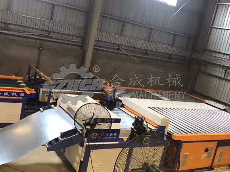 巴布亚新几内亚客户定制全套圆形风管和全套方形风管客户现场