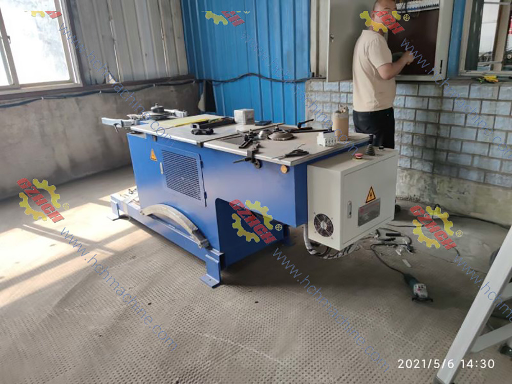 圆管弯头咬口机机-客户工作现场