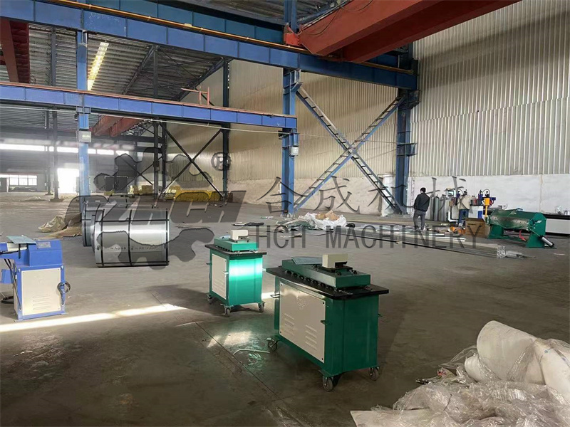 福建福州订购的整套风管生产线调试现场