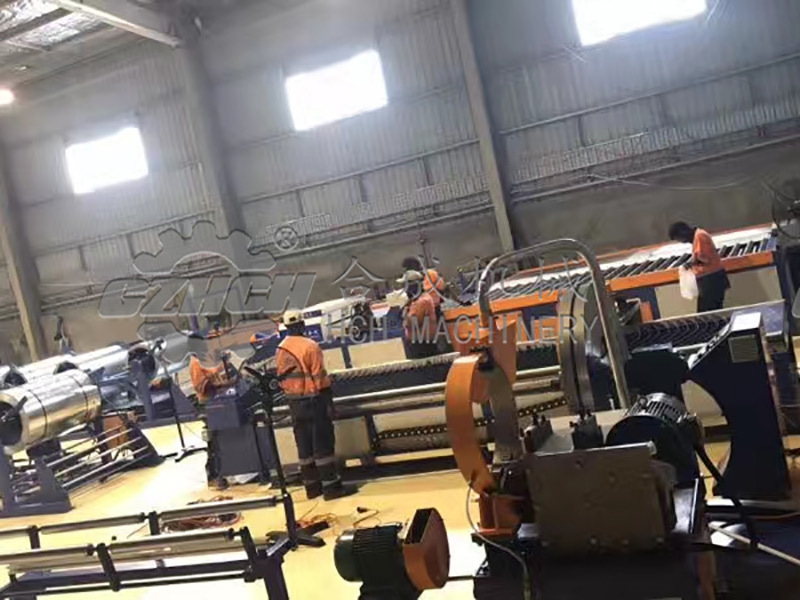 巴布亚新几内亚客户定制全套圆形风管和全套方形风管客户现场