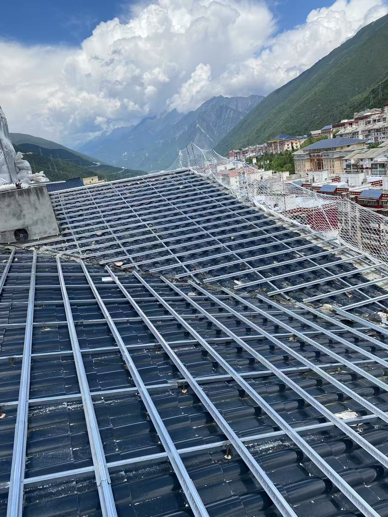 川西高原商業(yè)高層屋面安全改造工程案例