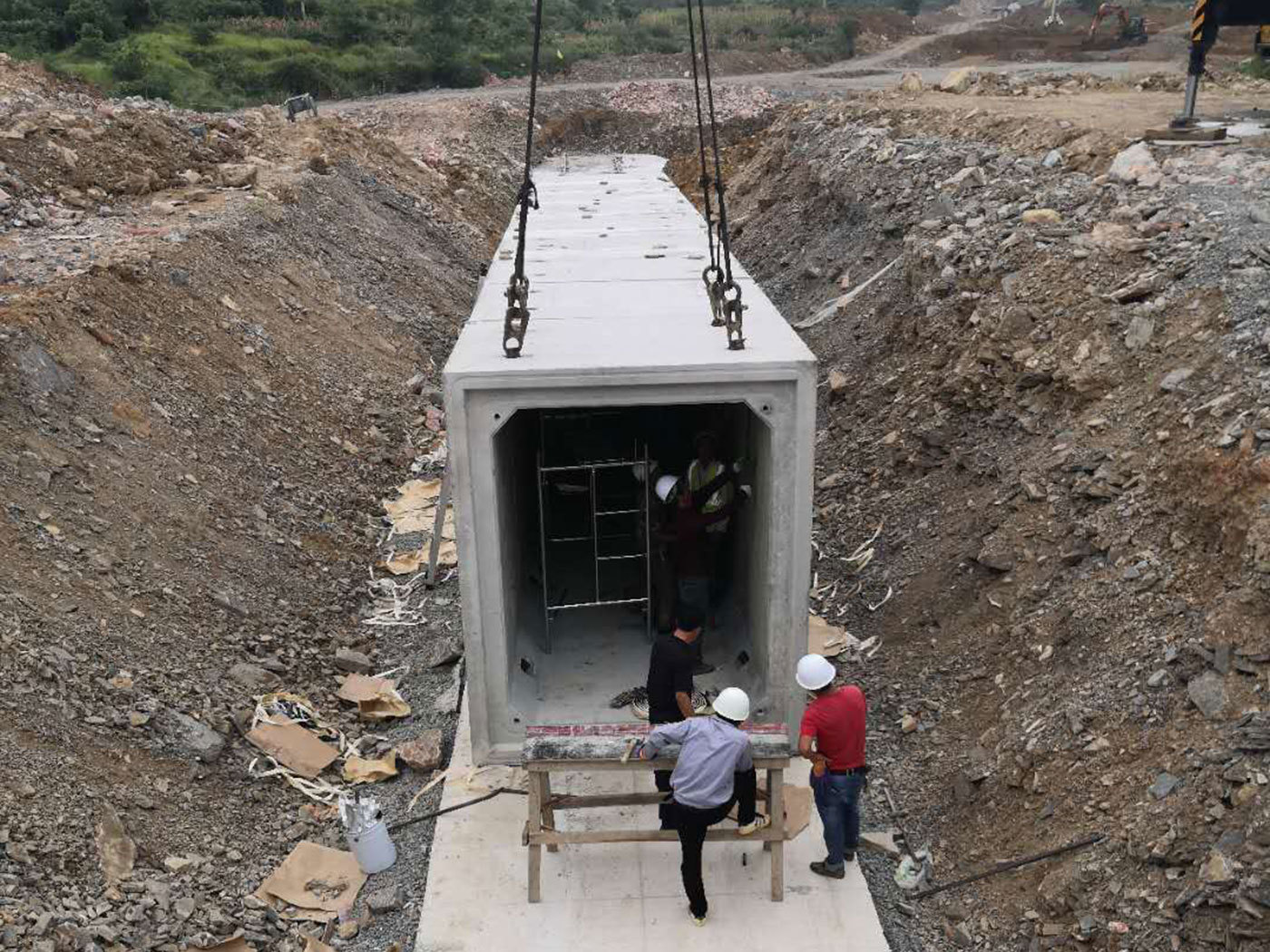 中國(guó)二冶--雙龍新區(qū)中興西路箱涵工地