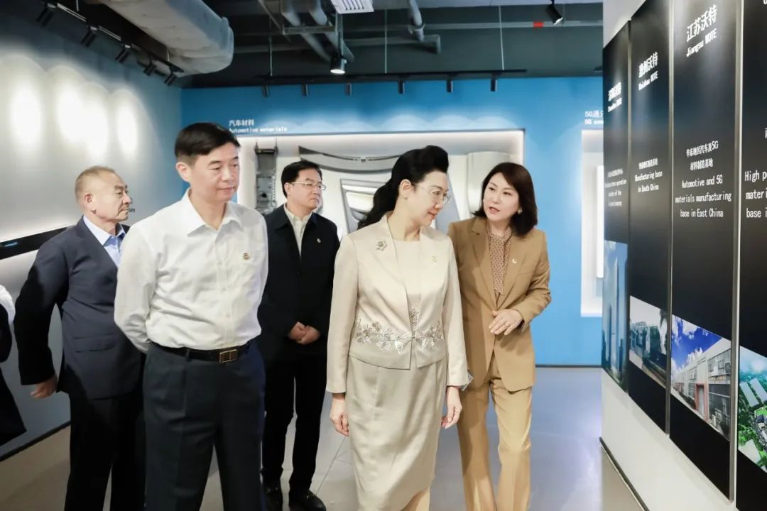 市政协提案委员会“委员工作站”在太阳集团tcy8722网站揭牌(图5)