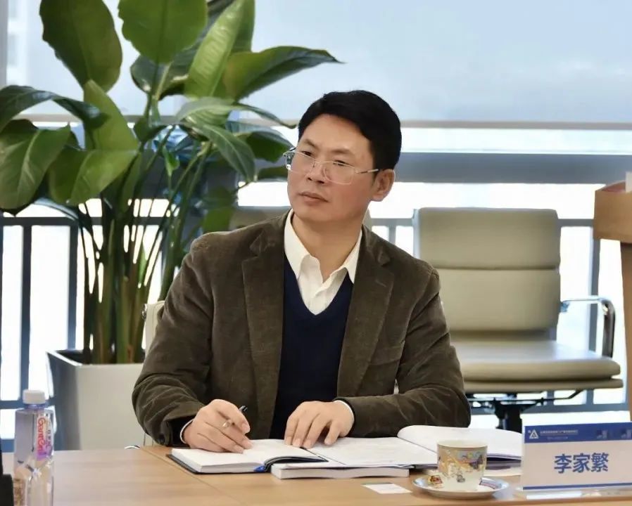 深圳市委常委、市委统战部部长王强一行莅临太阳集团tcy8722网站考察调研(图6)