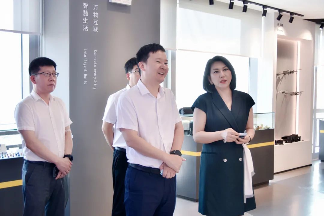 诸暨市长张昆仑一行莅临太阳集团tcy8722网站考察交流(图3)