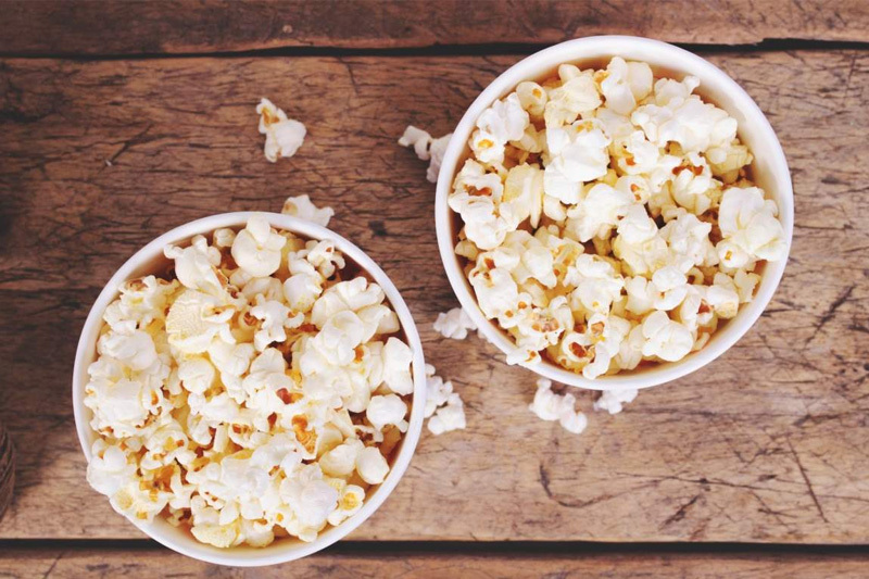 The use of popcorn paper cups scene