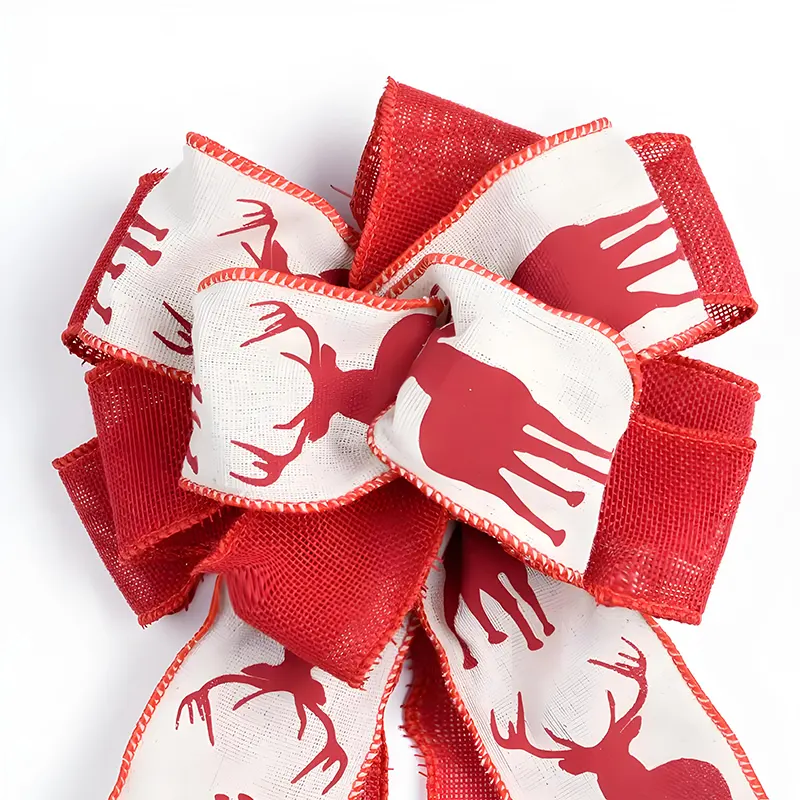 Decorate Christmas ribbons, bows, ribbons, Christmas tree ornaments, Christmas scene decorations, Christmas decorations