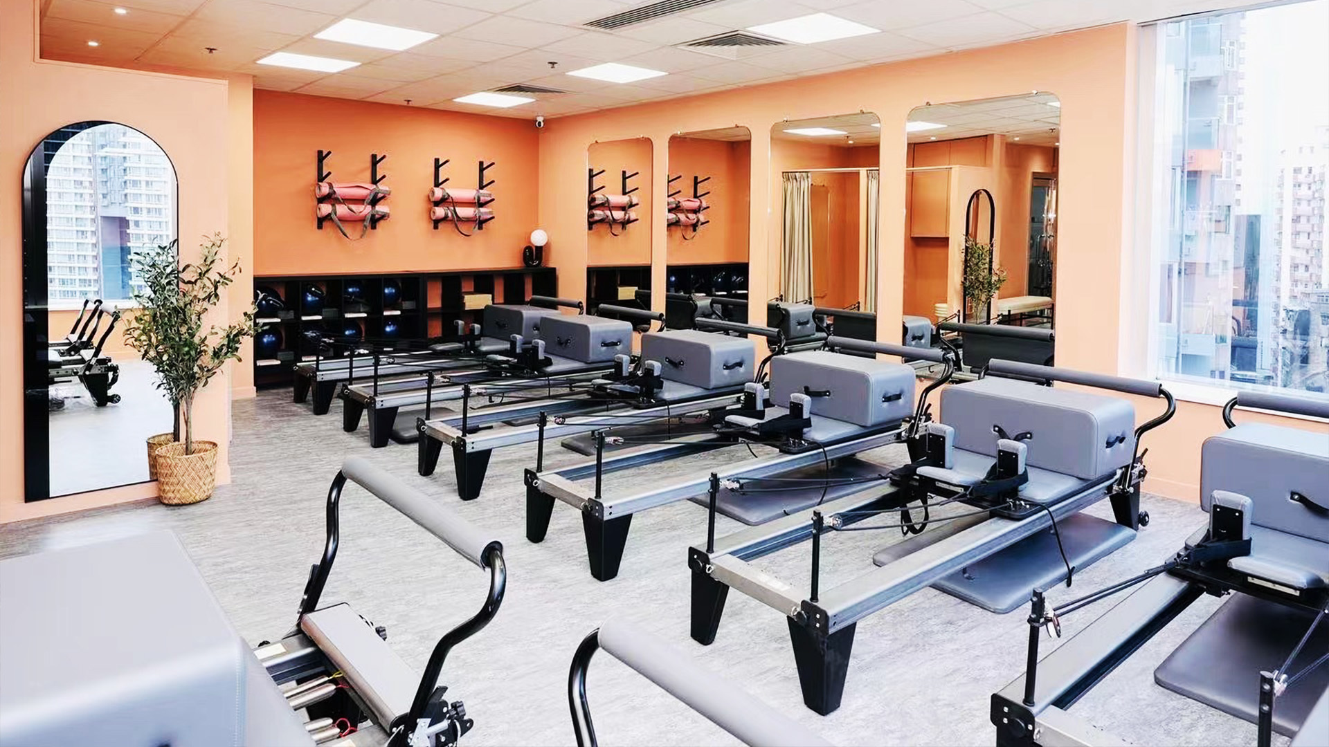 Pilates Machine