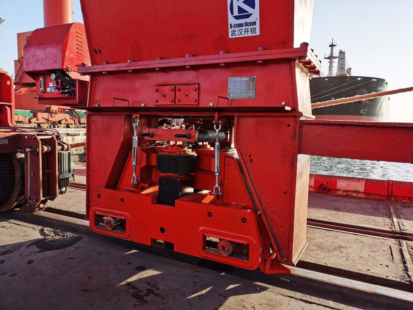 Wind Self-Locking Anti-Climber