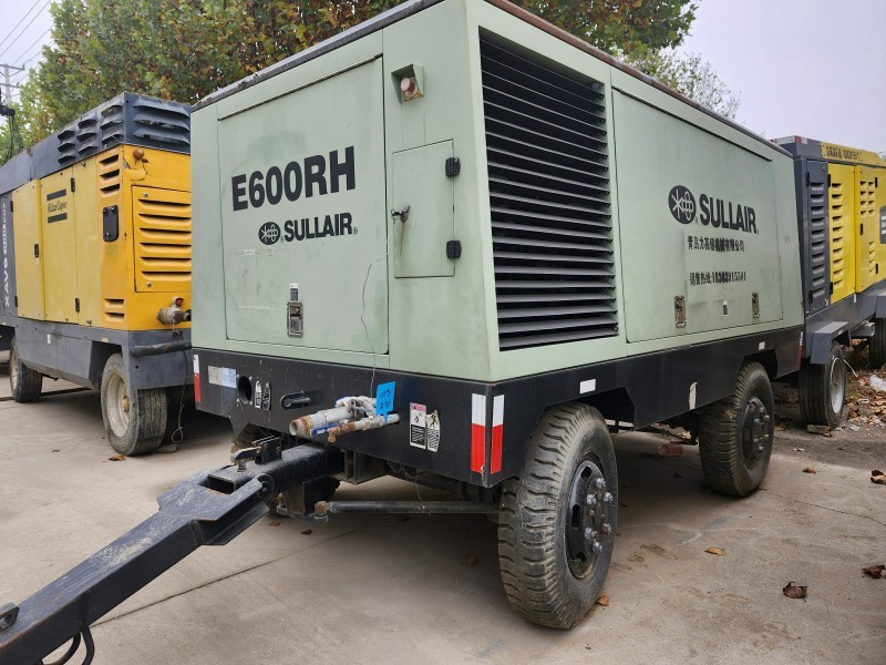 Sullair E600