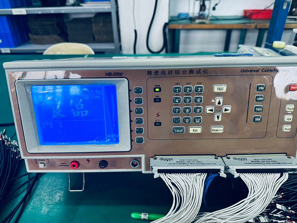 Wire harness comprehensive tester Wire harness comprehensive tester