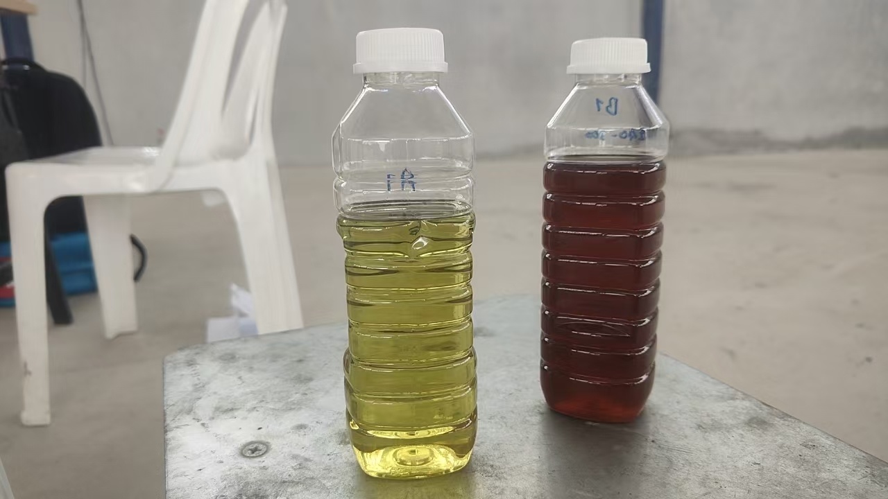 What is the working principle of a vacuum oil filter?