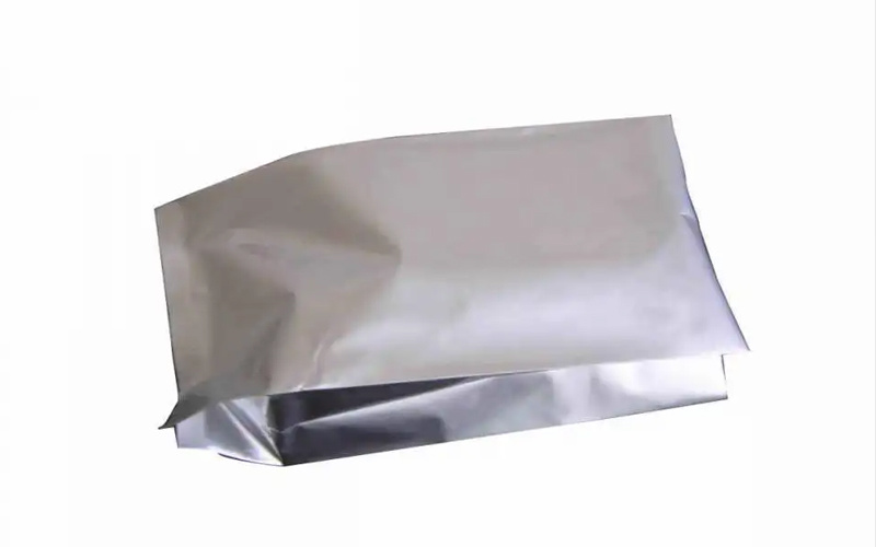 Comparison of aluminum foil bags and composite bags