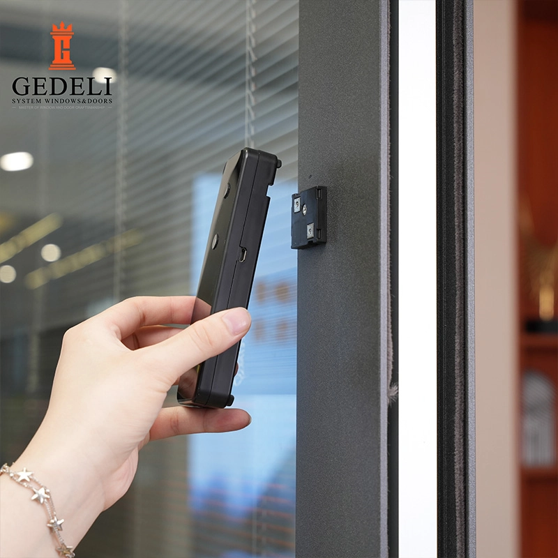 137/205 Insulated Aluminum Lifting Door