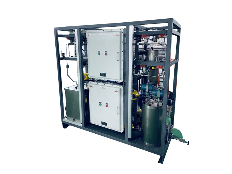 Integrated online monitoring device for various physical properties of crude oil